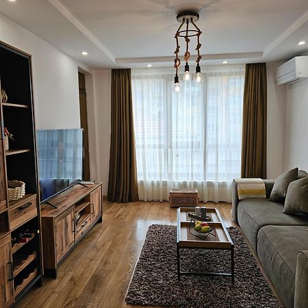 Apartamento Toni'S Hidden Gem Kazanlŭk Exterior foto