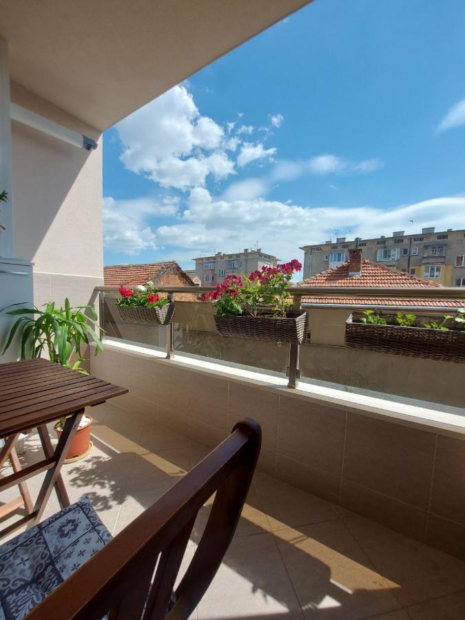 Apartamento Toni'S Hidden Gem Kazanlŭk Exterior foto