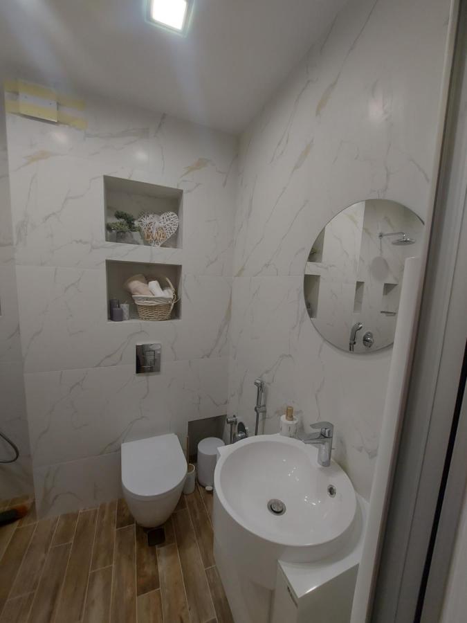 Apartamento Toni'S Hidden Gem Kazanlŭk Exterior foto