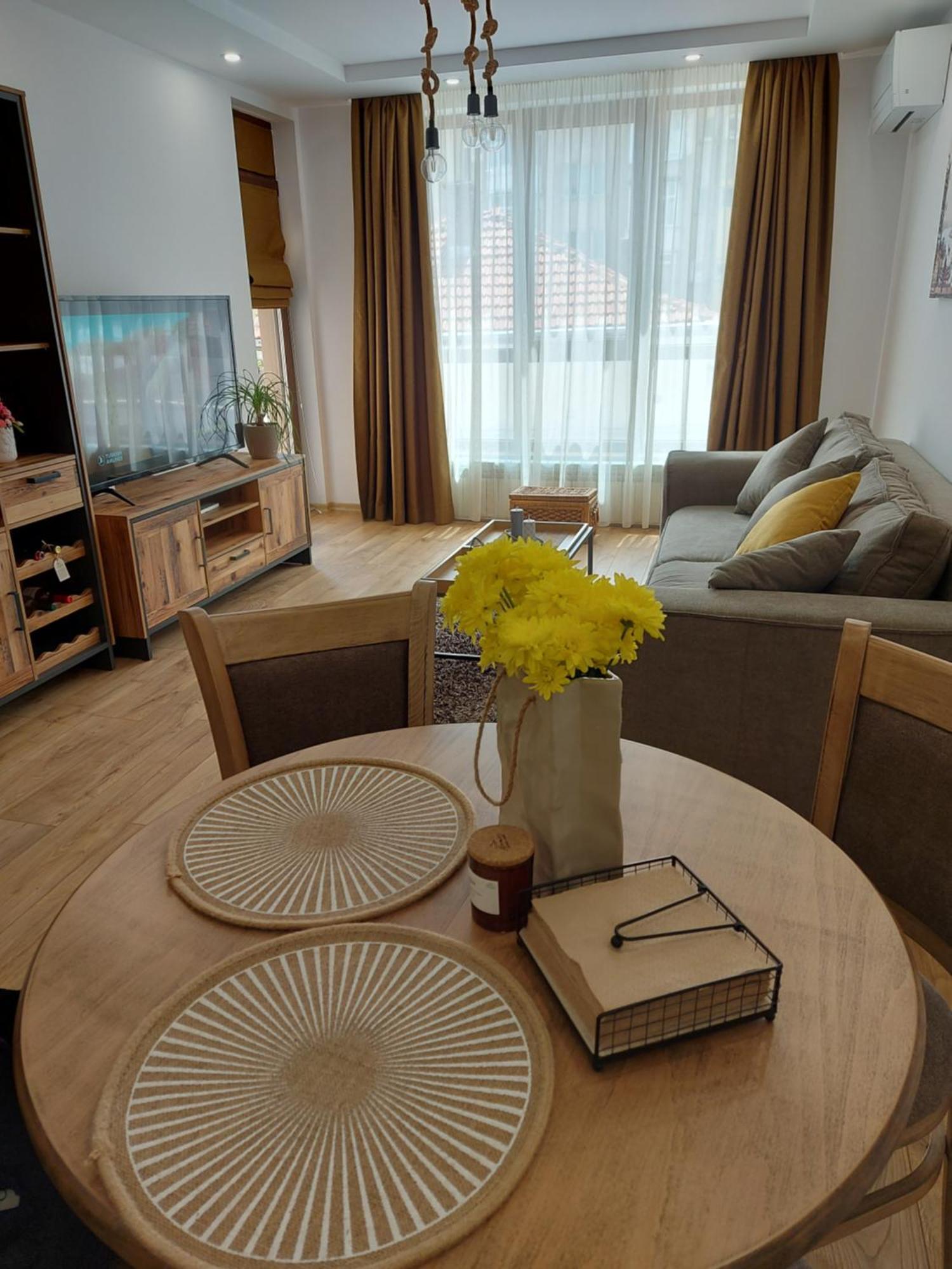 Apartamento Toni'S Hidden Gem Kazanlŭk Exterior foto