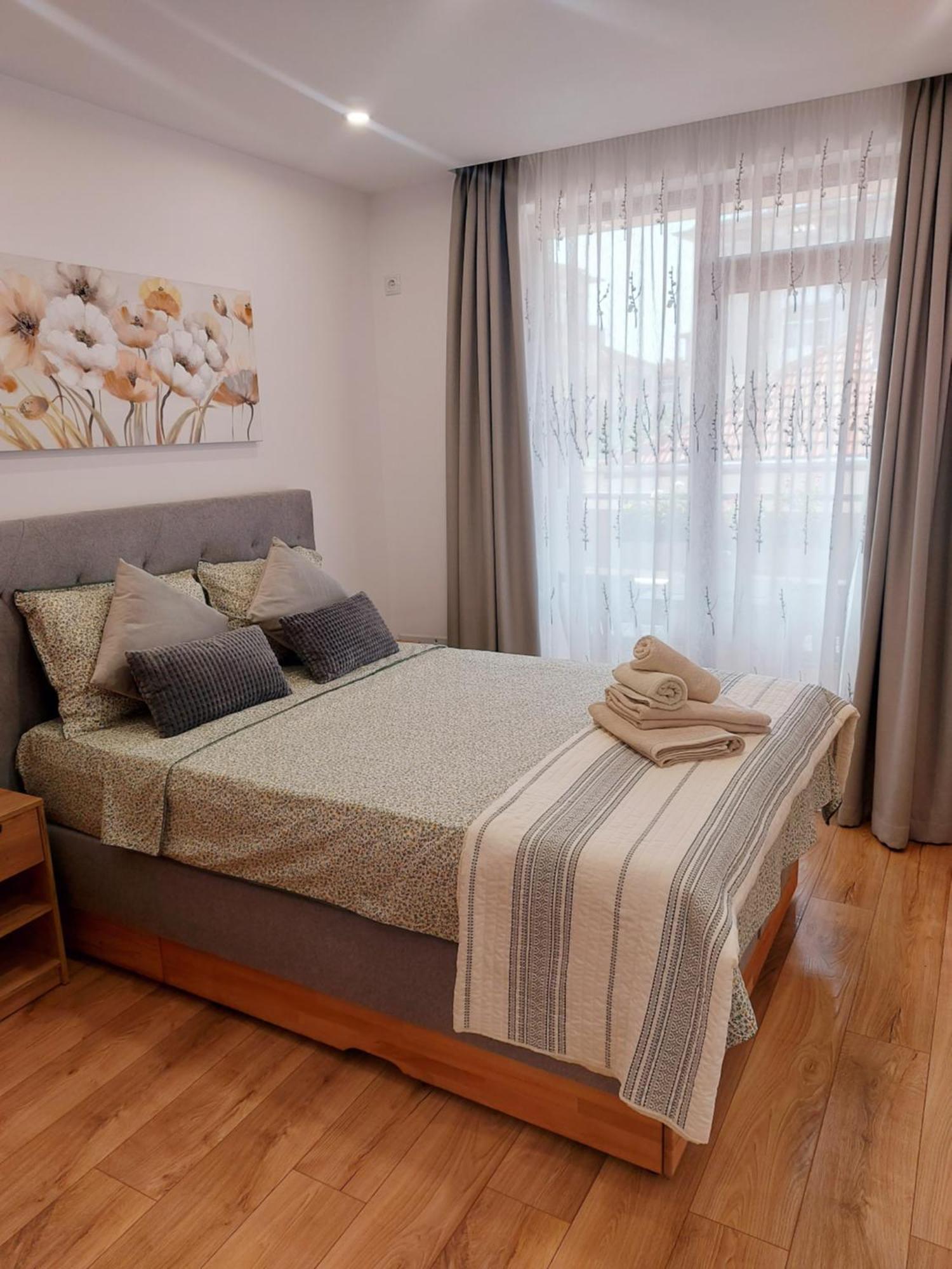 Apartamento Toni'S Hidden Gem Kazanlŭk Exterior foto